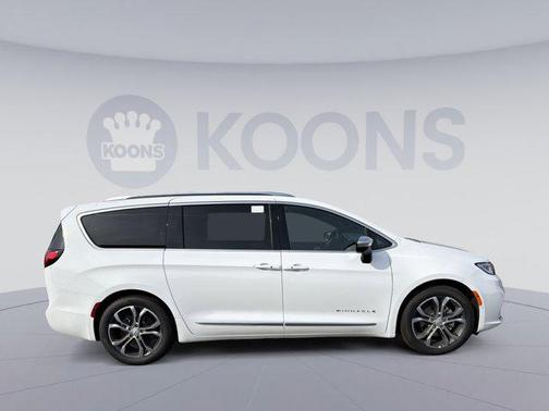 2026 Chrysler Pacifica L