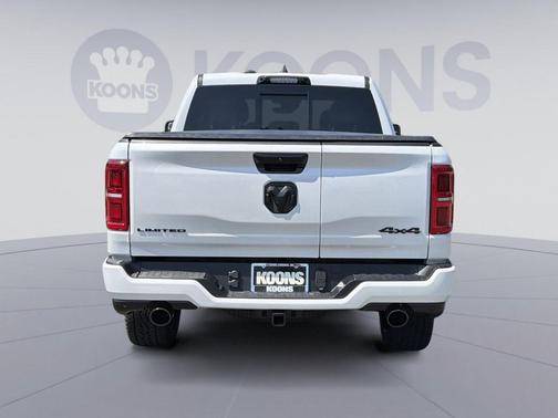 Ivory White Tri-Coat Pearlcoat 2026 RAM 1500 Limited