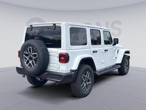 2026 Jeep Wrangler 4-Door Sahara 4x4