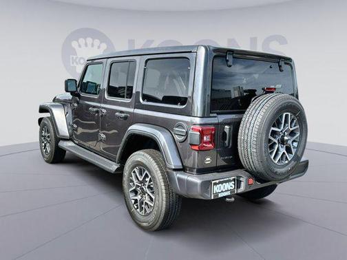 2025 Jeep Wrangler 4-Door Sahara 4x4