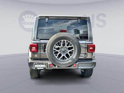 2025 Jeep Wrangler 4-Door Sahara 4x4