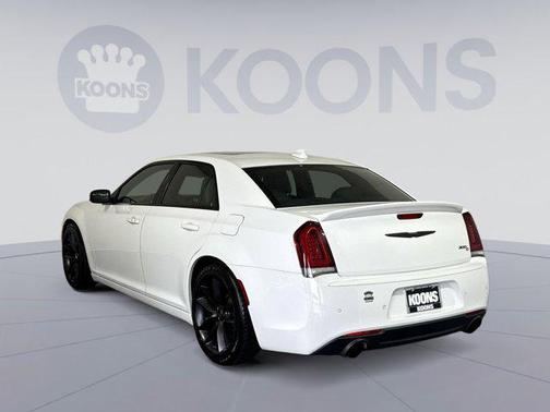 2023 Chrysler 300 C
