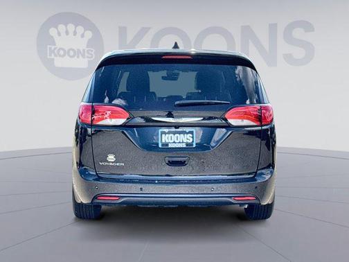 2026 Chrysler Voyager LX