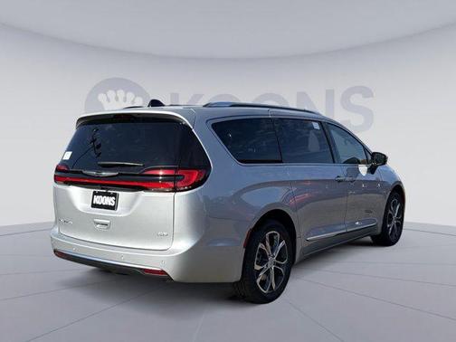 2026 Chrysler Pacifica L