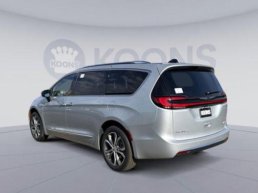 2026 Chrysler Pacifica L