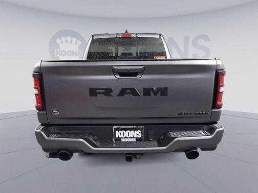 Diamond Black Crystal Pearlcoat 2025 RAM 1500 Big Horn/Lone Star