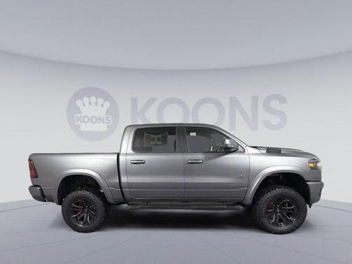 Diamond Black Crystal Pearlcoat 2025 RAM 1500 Big Horn/Lone Star