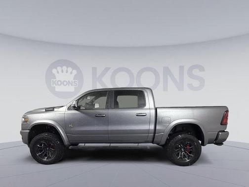Diamond Black Crystal Pearlcoat 2025 RAM 1500 Big Horn/Lone Star