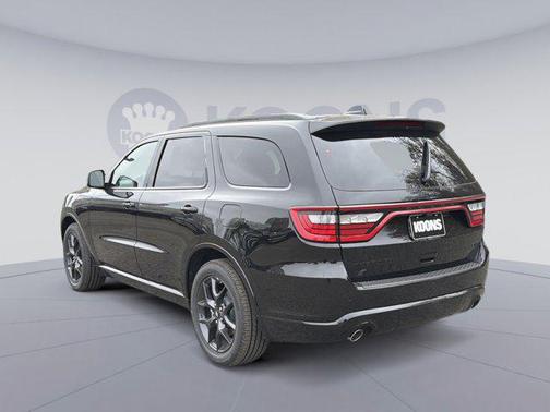 DB Black Clearcoat 2026 Dodge Durango GT AWD HEMI V8