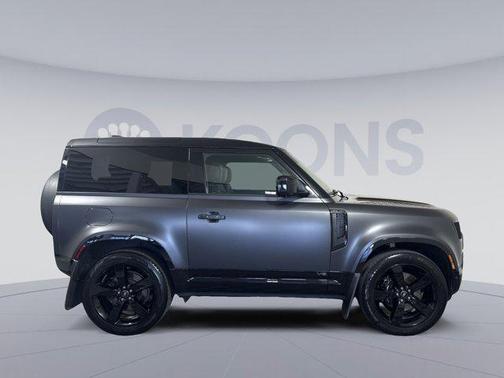 2022 Land Rover Defender V8