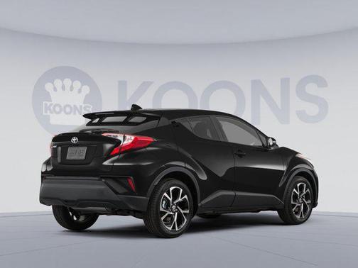 2022 Toyota C-HR XLE