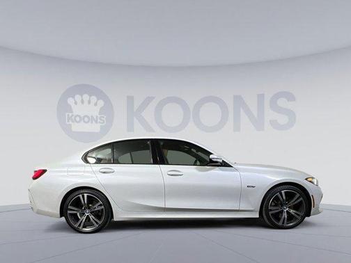 2023 BMW 330e xDrive