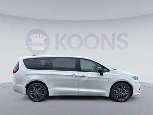 2026 Chrysler Pacifica L