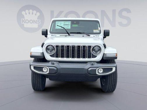 2025 Jeep Wrangler 4-Door Sahara 4x4