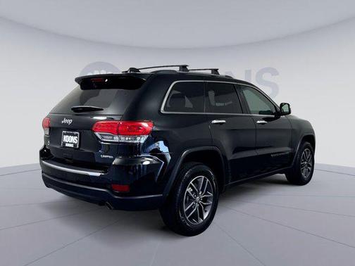 Diamond Black Crystal Pearlcoat 2017 Jeep Grand Cherokee Limited