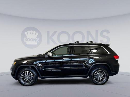 Diamond Black Crystal Pearlcoat 2017 Jeep Grand Cherokee Limited