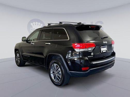 Diamond Black Crystal Pearlcoat 2017 Jeep Grand Cherokee Limited