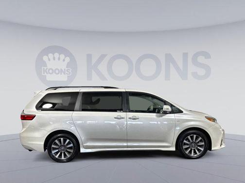 2019 Toyota Sienna Limited Premium