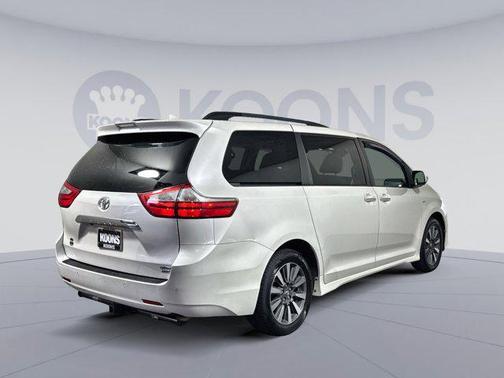 2019 Toyota Sienna Limited Premium
