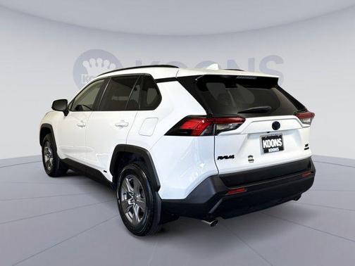 White 2022 Toyota RAV4 Hybrid XLE