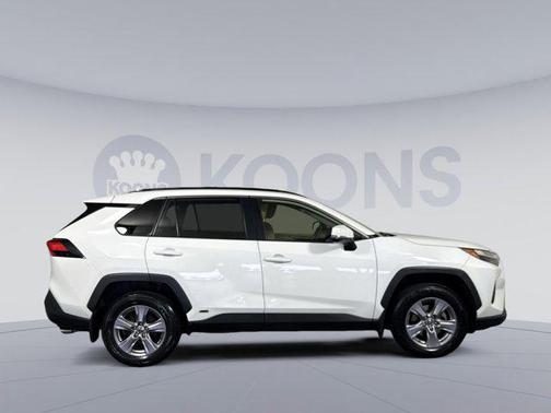 White 2022 Toyota RAV4 Hybrid XLE