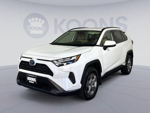 White 2022 Toyota RAV4 Hybrid XLE
