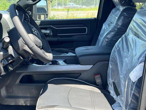 2025 RAM 2500 Laramie Crew Cab 4x4 6'4' Box