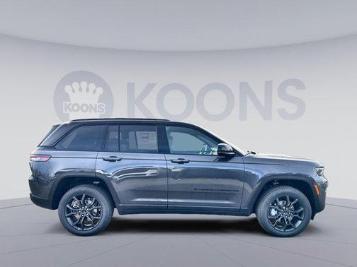 Baltic Gray Metallic Clearcoat 2025 Jeep Grand Cherokee Limited