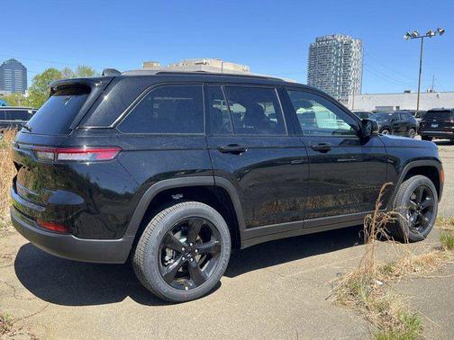 2025 Jeep Grand Cherokee Altitude