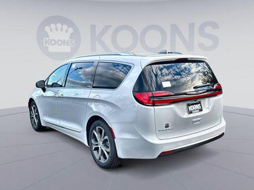 2026 Chrysler Pacifica L