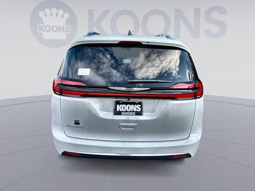 2026 Chrysler Pacifica L