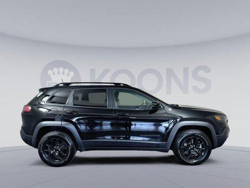 2023 Jeep Cherokee Trailhawk