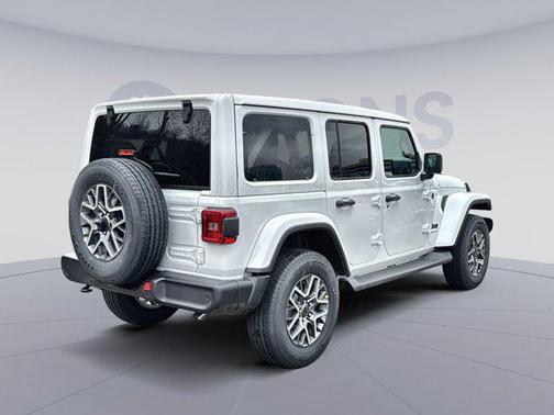 2026 Jeep Wrangler 4-Door Sahara 4x4