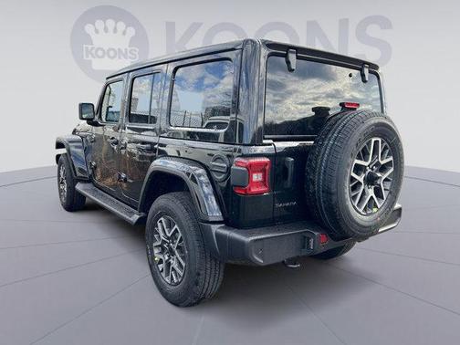 2025 Jeep Wrangler 4-Door Sahara 4x4