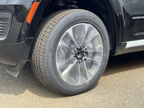 2025 Jeep Grand Cherokee Overland