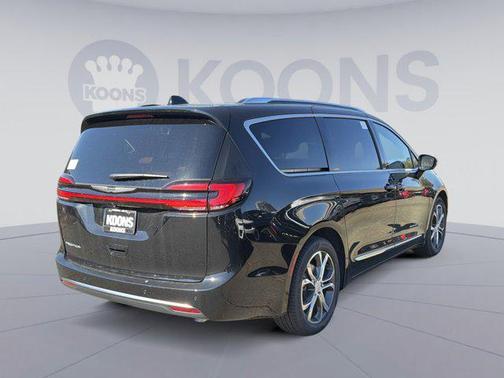 2026 Chrysler Pacifica L