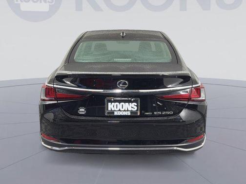 2023 Lexus ES 250 Base