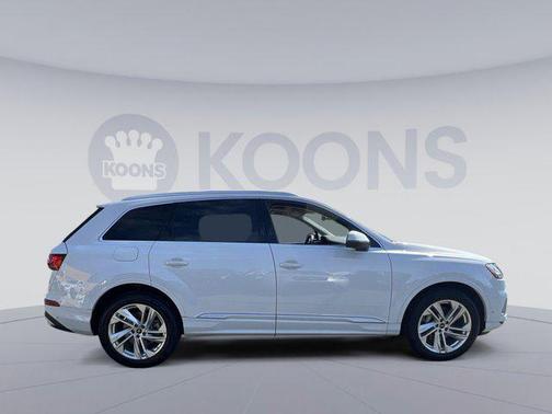 2023 Audi Q7 45 Premium