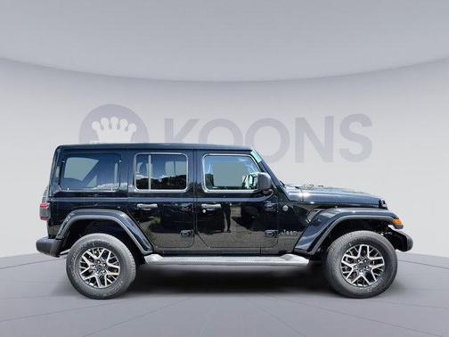 2025 Jeep Wrangler 4-Door Sahara 4x4