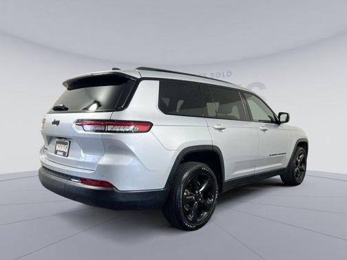 Photo 5 of 26 of 2021 Jeep Grand Cherokee L Laredo