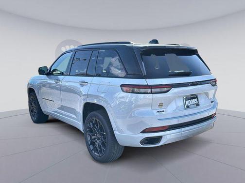 2025 Jeep Grand Cherokee Summit