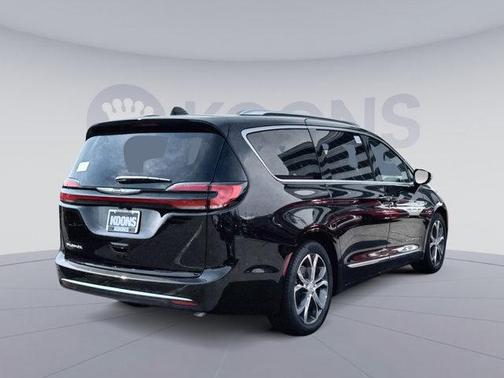 2026 Chrysler Pacifica L