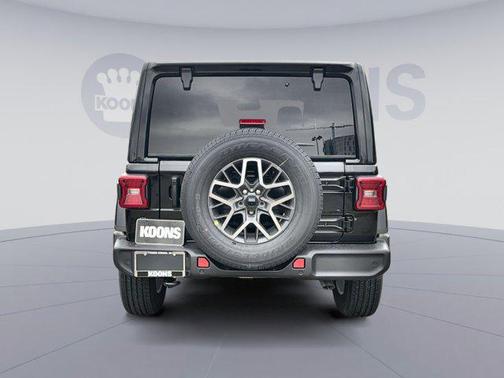 2026 Jeep Wrangler 4-Door Sahara 4x4