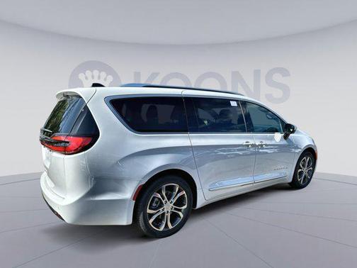 2026 Chrysler Pacifica L
