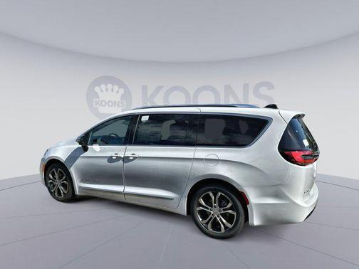 2026 Chrysler Pacifica L