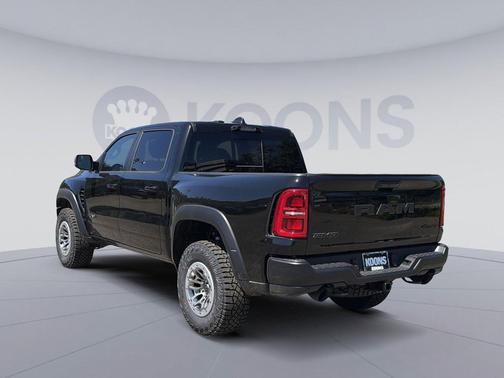 Diamond Black Crystal Pearlcoat 2026 RAM 1500 RHO Crew Cab 4x4 5'7' Box