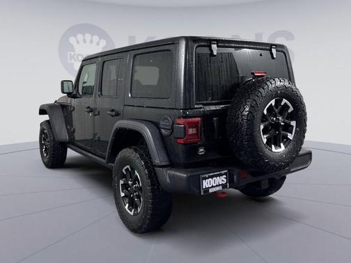 Black Clearcoat 2024 Jeep Wrangler Rubicon
