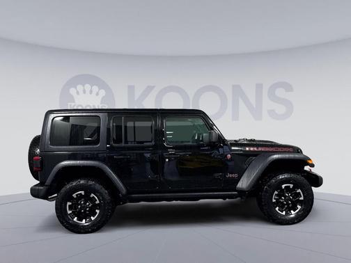 Black Clearcoat 2024 Jeep Wrangler Rubicon