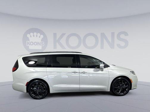 2021 Chrysler Pacifica Touring