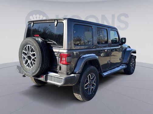 2025 Jeep Wrangler 4-Door Sahara 4x4